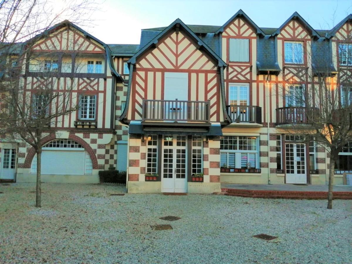 Le Petit Cabourg De La Cour Normande Studio Coeur De Ville -1 A 2 Personness Zewnętrze zdjęcie