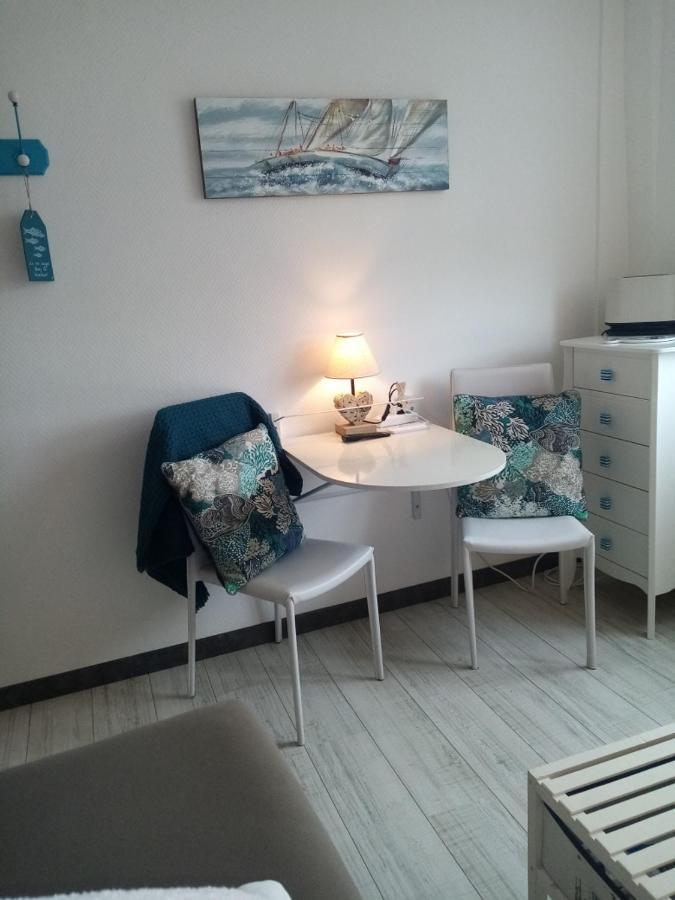 Le Petit Cabourg De La Cour Normande Studio Coeur De Ville -1 A 2 Personness Zewnętrze zdjęcie